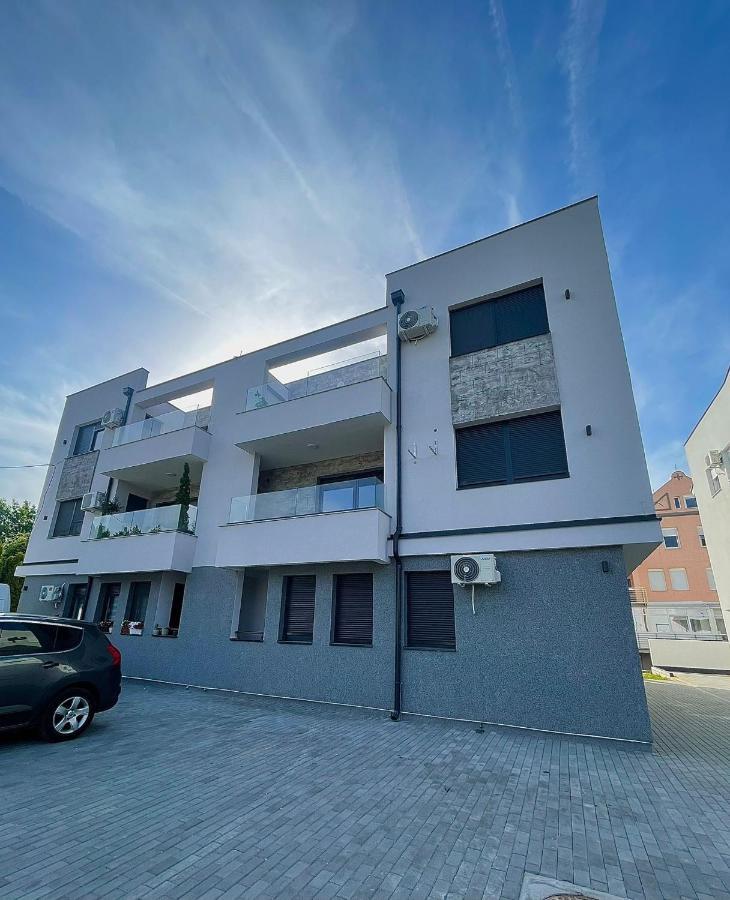 Apartman Mik Nowy Sad Zewnętrze zdjęcie